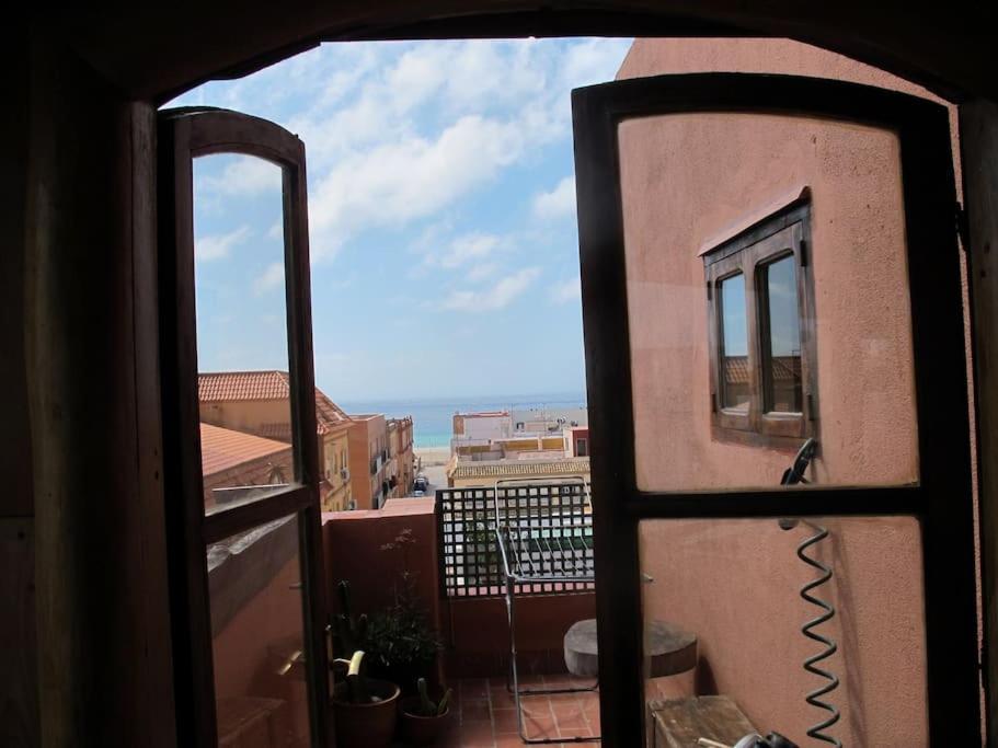 Апартаменты Sea Views / Fabulous Attic / Fast Fibre Optic Тарифа Экстерьер фото